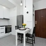 Metro Bielany By Renters Apartmán